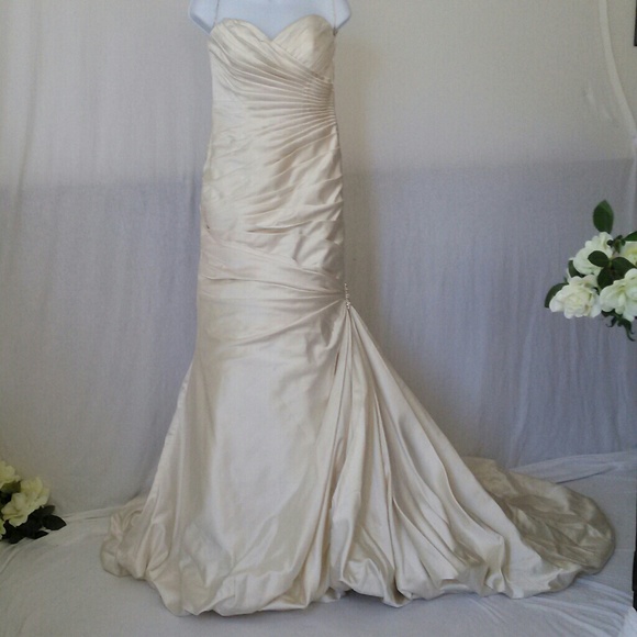 Sottero and Midgley Dresses & Skirts - SALE! Sottero & Midgley ivory wedding gown size 10